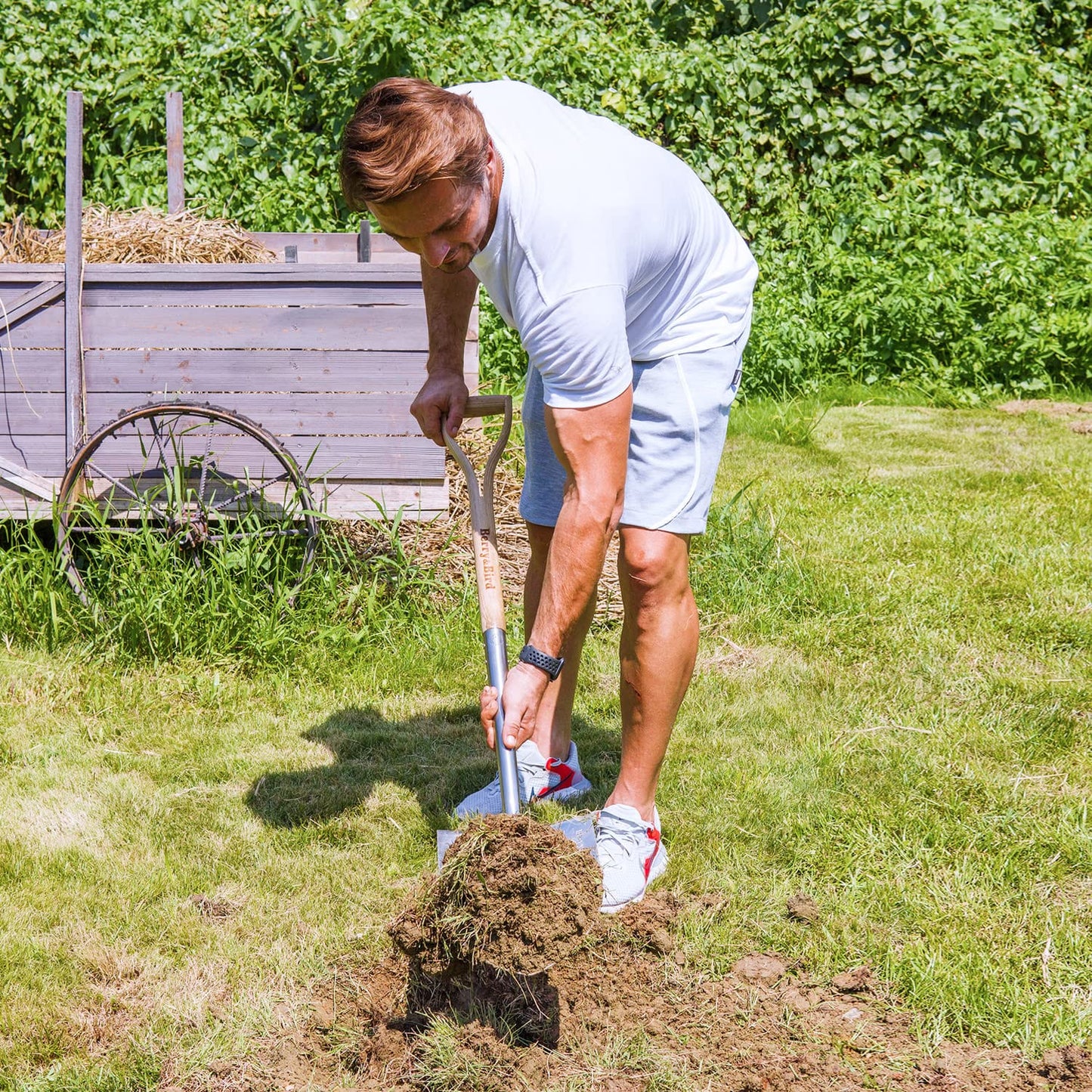 Garden Tools Spade Shovel Round Point Shovel 43 Inch with D-Handle Garden Shovel